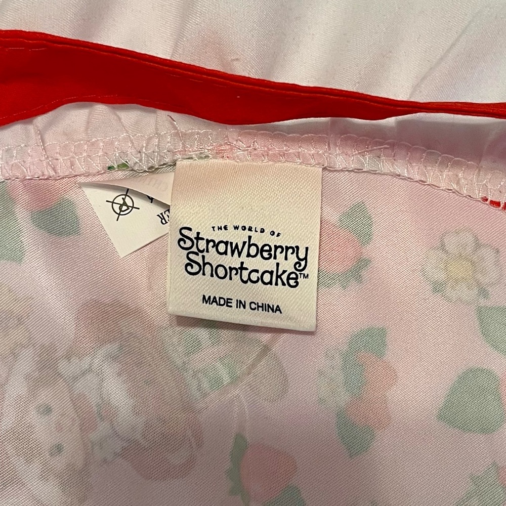 Strawberry Shortcake Ruffle Trimmed Apron, Pocket Front & Adjustable Nec… - Picture 7 of 7